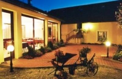 фото отеля Logis La Venise Verte Hotel Soulaines-Dhuys