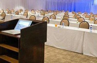 фото отеля Black Mountain Leisure & Conference Hotel
