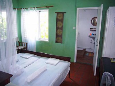 фото отеля Green Roof Inn Carriacou