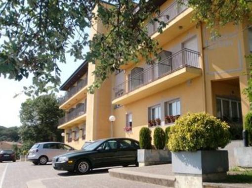 фото отеля Hostal Esteba Caldes De Malavella
