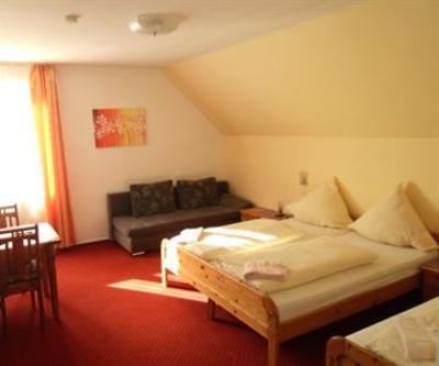 фото отеля Hotel Gasthof zum Neubau
