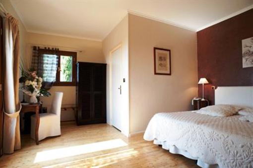 фото отеля Hotel La Petite Auberge