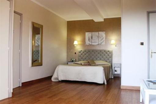 фото отеля Hotel La Petite Auberge