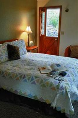фото отеля Tucker House Inn