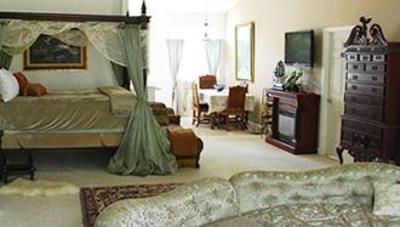 фото отеля Stone Manor Vineyard & Orchard B&B
