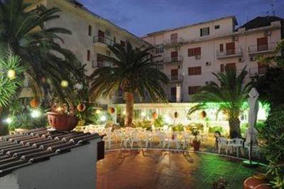 фото отеля Hotel Mondial Praia a Mare