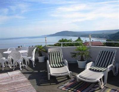 фото отеля Jotina Guest House