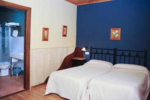 фото отеля Hostal Rural Los Rosales
