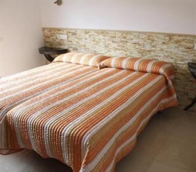 фото отеля Hostal Valle del Iregua