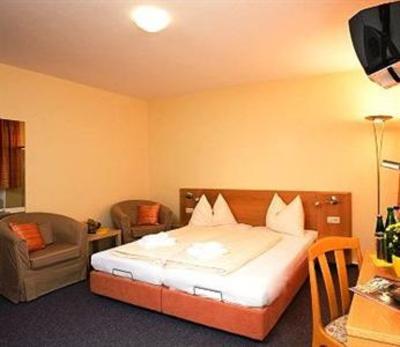 фото отеля Taunus Tagungshotel Friedrichsdorf