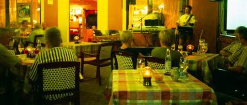 фото отеля Hotel Zum Tiroler Adler