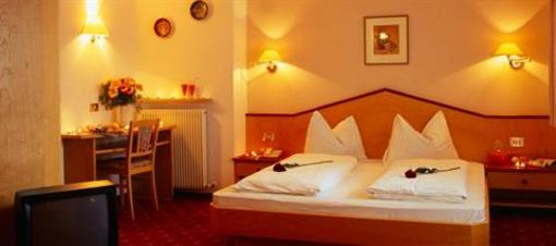 фото отеля Hotel Zum Tiroler Adler