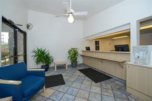 фото отеля Americas Best Value Inn & Suites Jackson Michigan