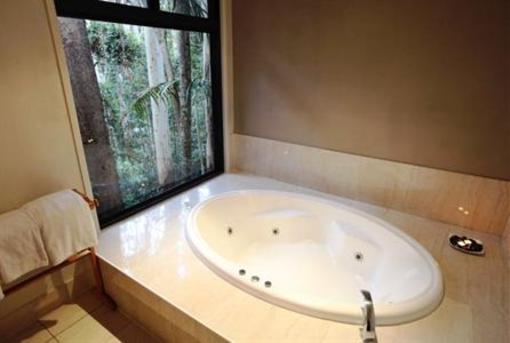 фото отеля Pethers Rainforest Retreat
