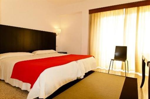 фото отеля Hostal Jakiton
