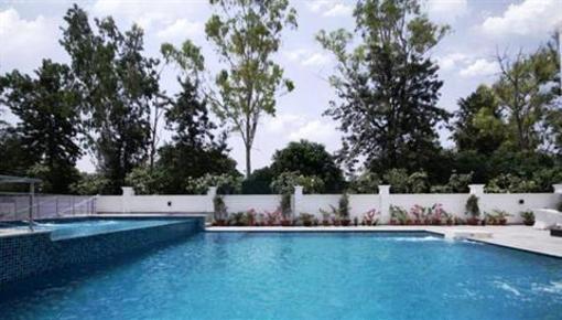 фото отеля Country Inn & Suites Delhi Satbari