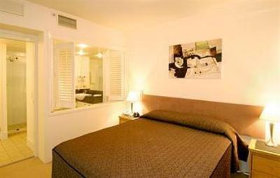 фото отеля Mantra Broadbeach on the Park