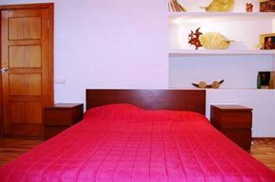 фото отеля Apartment at Bolshaya Pokrovskaya 1