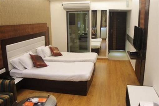 фото отеля Hotel Classic Chandigarh