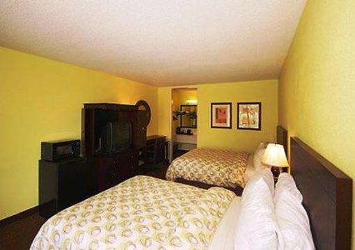 фото отеля Economy Inn Brunswick