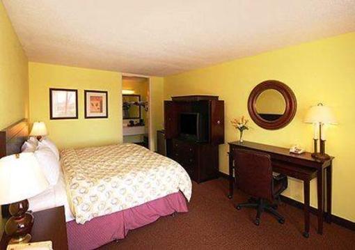 фото отеля Economy Inn Brunswick