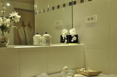 фото отеля Hostellerie de la Maronne Hotel Saint-Martin-Valmeroux