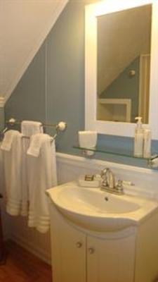 фото отеля Blue Ridge Manor Bed and Breakfast Cana