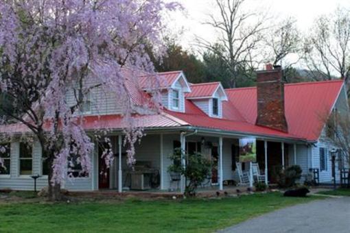 фото отеля Blue Ridge Manor Bed and Breakfast Cana