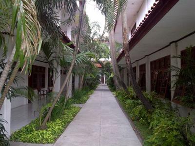 фото отеля Lodging Hotel Sadinah