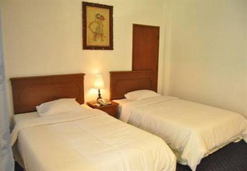 фото отеля Lodging Hotel Sadinah