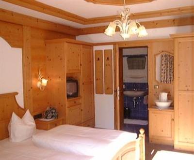фото отеля Hotel Garni Larcherhof