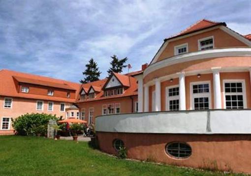 фото отеля Schlosshotel Bantikow