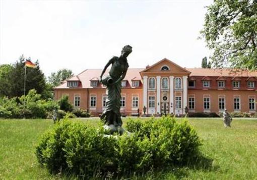 фото отеля Schlosshotel Bantikow
