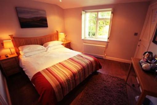 фото отеля The Wheelwrights Arms Country Inn Monkton Combe