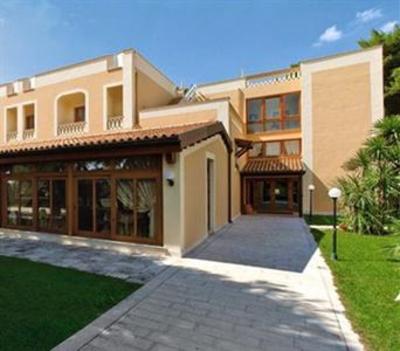 фото отеля Hotel Sala Ricevimenti Villa Petruscio Mottola