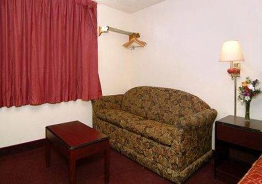 фото отеля Rodeway Inn Farmington