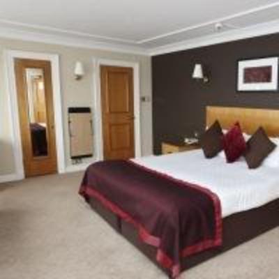фото отеля Menzies Swindon