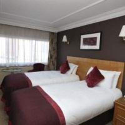 фото отеля Menzies Swindon