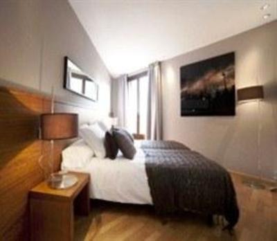 фото отеля Apartamentos Ramblas - Placa Catalunya