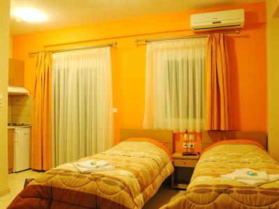 фото отеля Golden Beach Hotel & Apartments