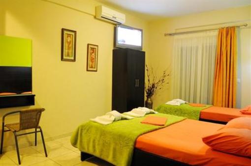 фото отеля Golden Beach Hotel & Apartments