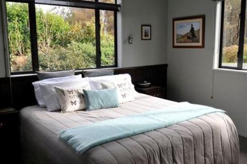 фото отеля Poets Corner Lodge Waihi