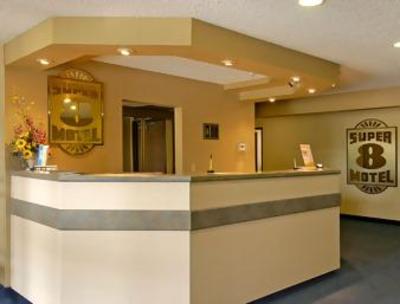 фото отеля Super 8 Castle Rock