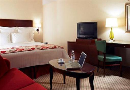 фото отеля Marriott Cheshunt Hotel