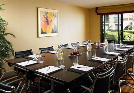 фото отеля Marriott Cheshunt Hotel