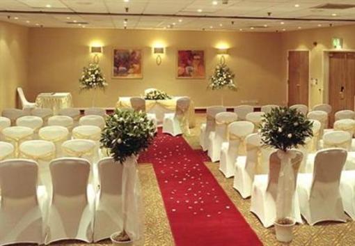 фото отеля Marriott Cheshunt Hotel