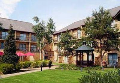фото отеля Marriott Cheshunt Hotel