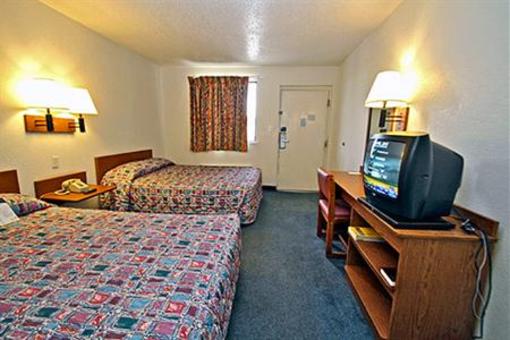 фото отеля Motel 6 West Topeka