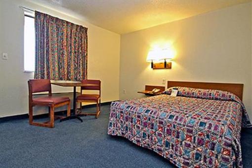 фото отеля Motel 6 West Topeka