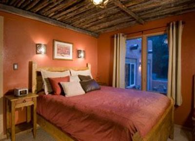 фото отеля Adobe and Pines B&B